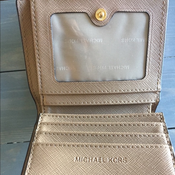 Michael Kors Navy Wallet - Picture 2 of 2